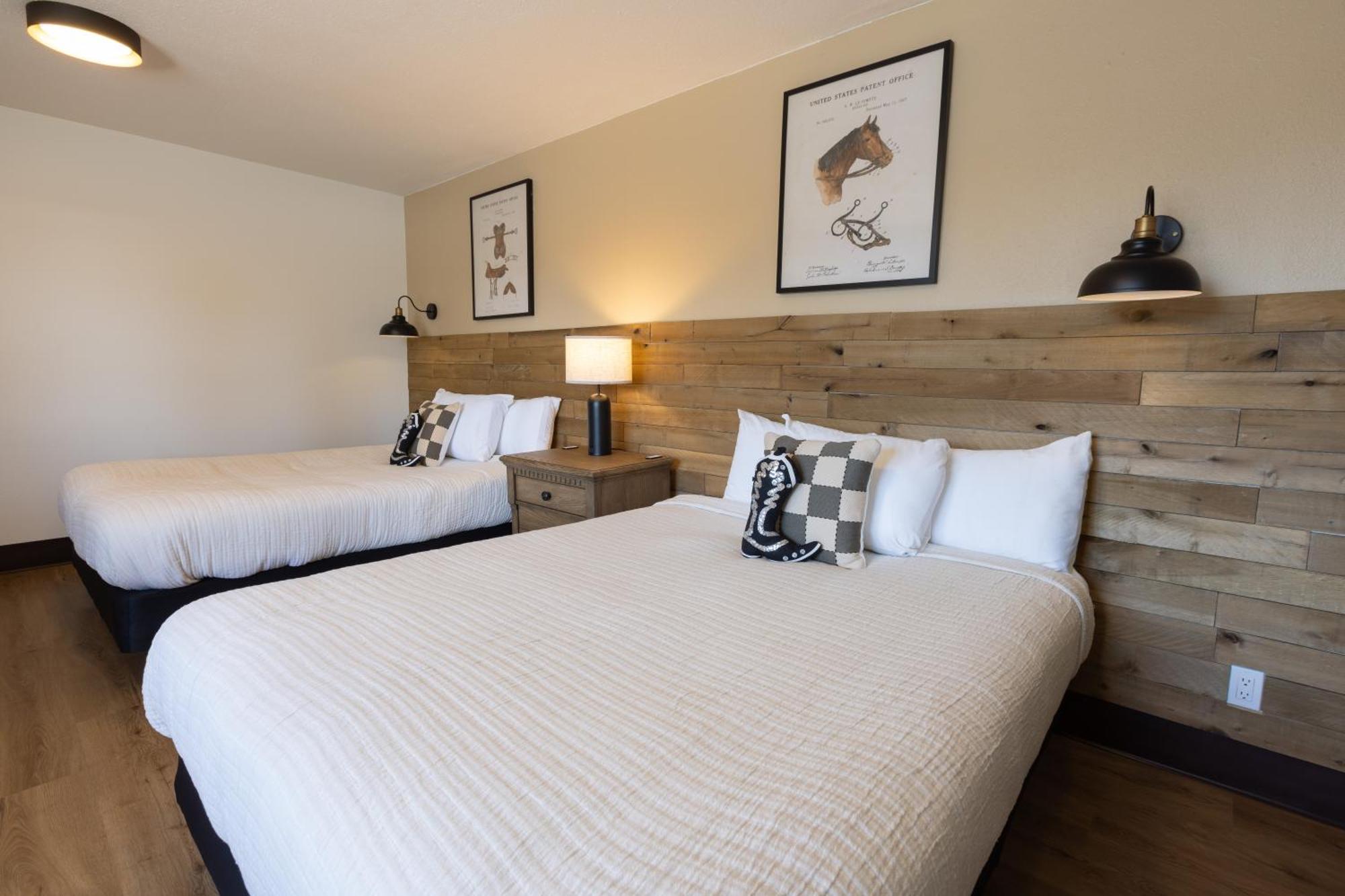 The Golden Spur Hotel 2*